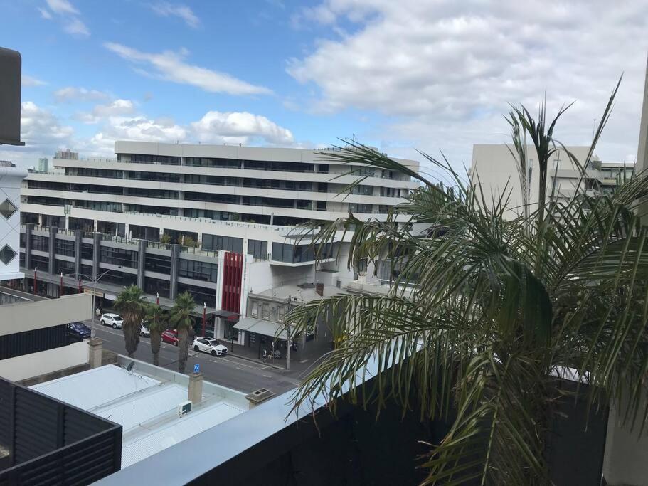 In The Heart Of Port Melbourne Apartment Exterior photo