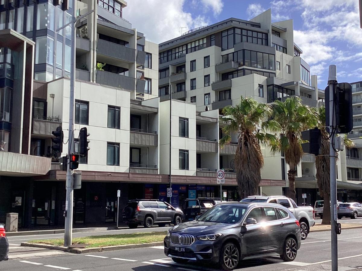 In The Heart Of Port Melbourne Apartment Exterior photo