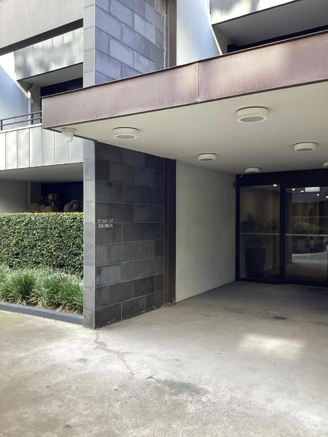 In The Heart Of Port Melbourne Apartment Exterior photo