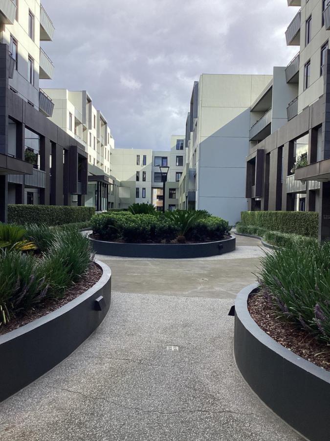 In The Heart Of Port Melbourne Apartment Exterior photo